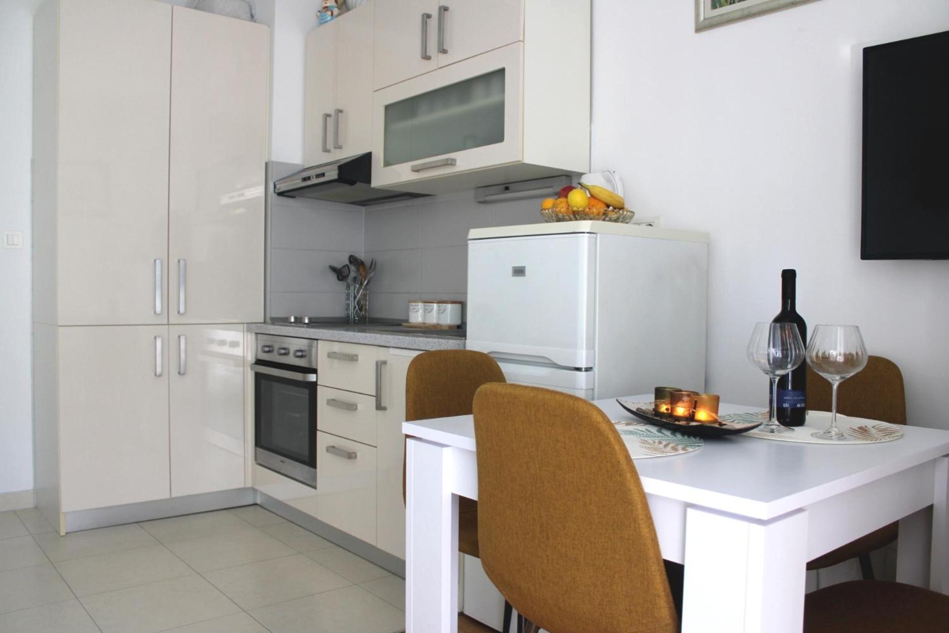Studio Teuta - Private Parking Сплит Экстерьер фото