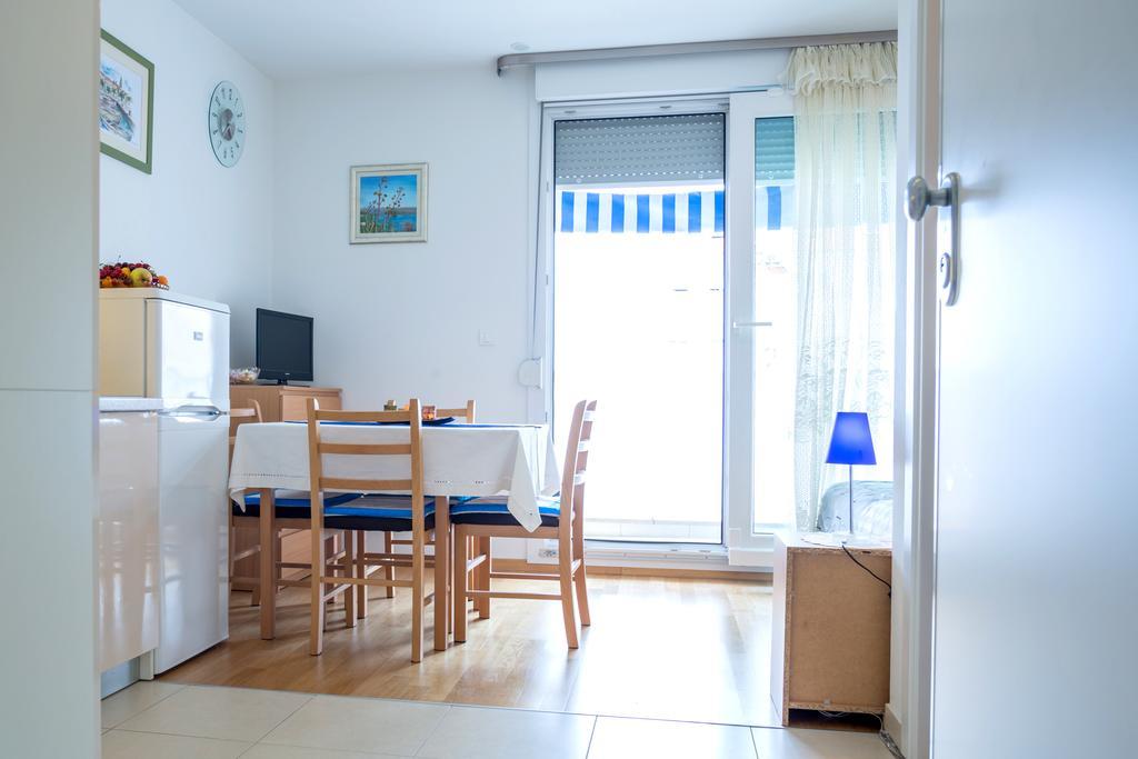 Studio Teuta - Private Parking Сплит Номер фото